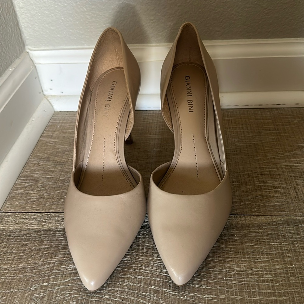 Calvin Klein 6M Nude Heels
